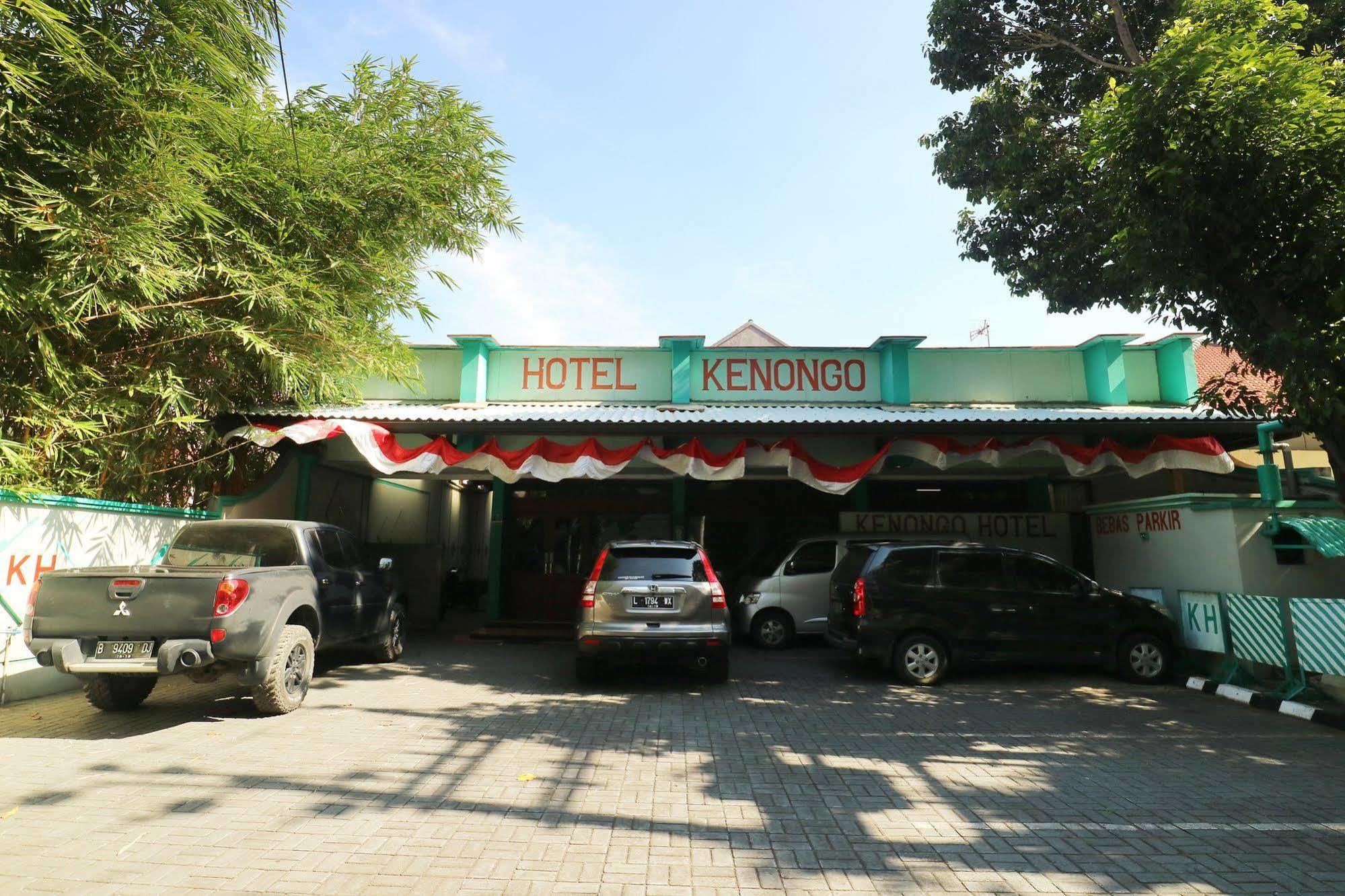 Hotel Kenongo Surabaia Exterior foto